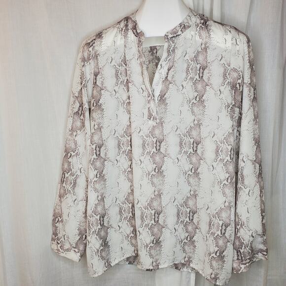 Emma & Olivia Cream/Gray Snakeprint Split Neck Top, L - Picture 1 of 7